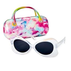 Girls' Sunglasses with Carrying Case.
